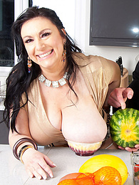 KiloPics presents: Sex in the kitchen