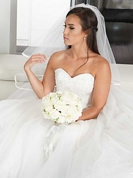 KiloPics presents: Bootylicious bride Kelsi Monroe screws a handsome officiant on her wedding day